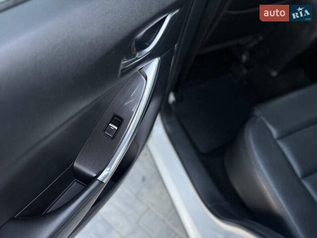 Белый Мазда СХ-5, объемом двигателя 2.2 л и пробегом 169 тыс. км за 17490 $, фото 23 на Automoto.ua