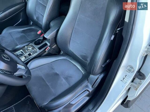 Мазда СХ-5 2015 в Казатине на Automoto.ua Белый Мазда СХ-5, объемом двигателя 2 л и пробегом 276 тыс. км за 15400 $, фото 26 на Automoto.ua