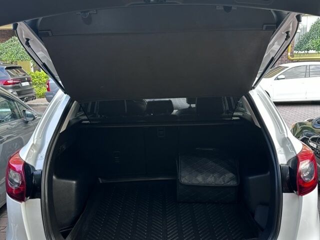 Белый Мазда СХ-5, объемом двигателя 2.2 л и пробегом 350 тыс. км за 13999 $, фото 4 на Automoto.ua