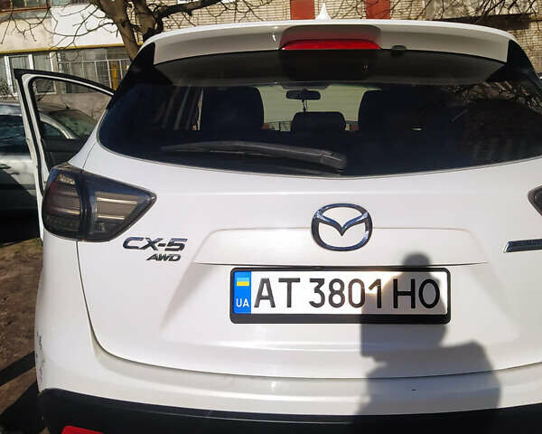 Белый Мазда СХ-5, объемом двигателя 2.49 л и пробегом 130 тыс. км за 13000 $, фото 7 на Automoto.ua