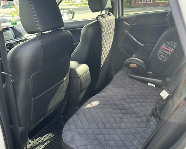 Білий Мазда СХ-5, об'ємом двигуна 2.19 л та пробігом 279 тис. км за 15000 $, фото 11 на Automoto.ua
