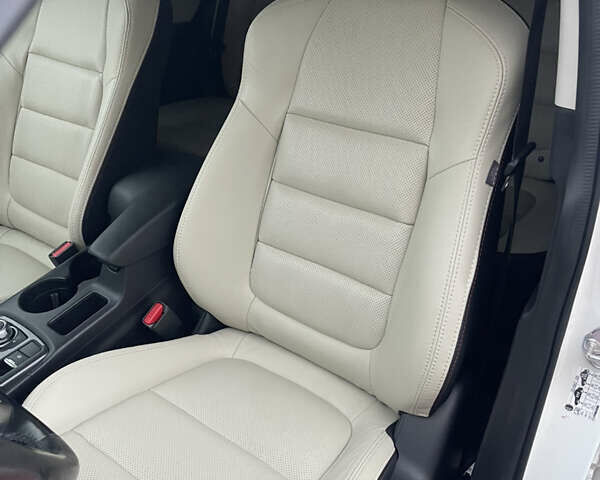 Белый Мазда СХ-5, объемом двигателя 2.19 л и пробегом 247 тыс. км за 15800 $, фото 31 на Automoto.ua