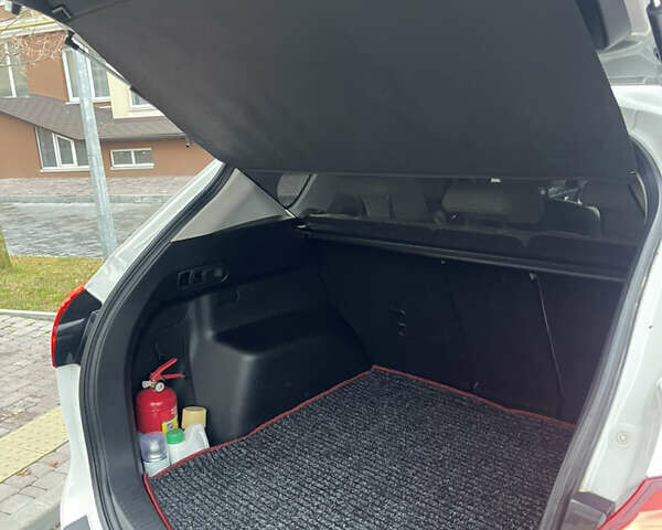 Белый Мазда СХ-5, объемом двигателя 2.19 л и пробегом 247 тыс. км за 15800 $, фото 39 на Automoto.ua