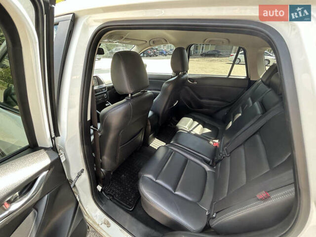 Мазда СХ-5 2015 в Днепре (Днепропетровске) на Automoto.ua Белый Мазда СХ-5, объемом двигателя 2.19 л и пробегом 122 тыс. км за 16500 $, фото 10 на Automoto.ua