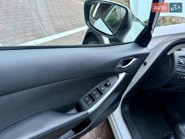 Белый Мазда СХ-5, объемом двигателя 2.2 л и пробегом 127 тыс. км за 14550 $, фото 52 на Automoto.ua