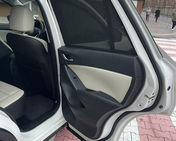 Белый Мазда СХ-5, объемом двигателя 2.19 л и пробегом 247 тыс. км за 15800 $, фото 23 на Automoto.ua