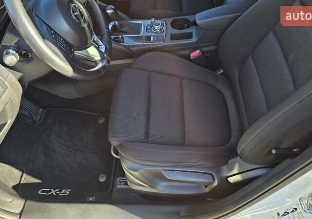 Білий Мазда СХ-5, об'ємом двигуна 2.2 л та пробігом 94 тис. км за 17000 $, фото 26 на Automoto.ua