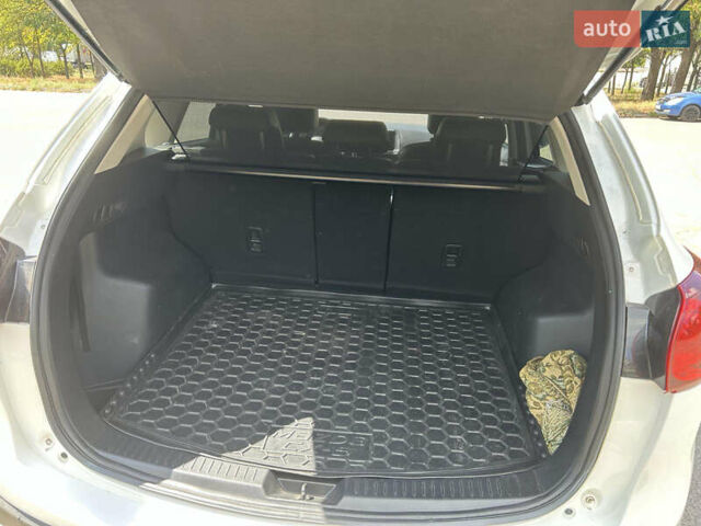 Мазда СХ-5 2015 в Днепре (Днепропетровске) на Automoto.ua Белый Мазда СХ-5, объемом двигателя 2.19 л и пробегом 122 тыс. км за 16500 $, фото 6 на Automoto.ua