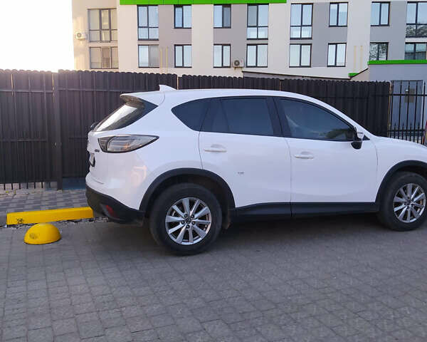 Белый Мазда СХ-5, объемом двигателя 2.49 л и пробегом 130 тыс. км за 13000 $, фото 5 на Automoto.ua