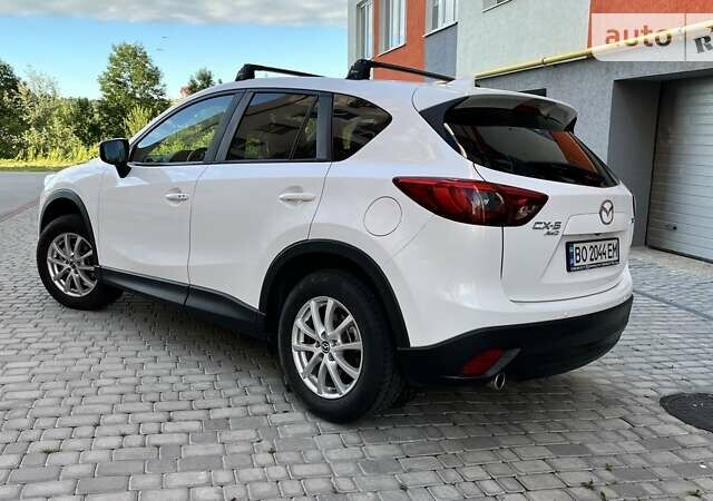 Белый Мазда СХ-5, объемом двигателя 2.2 л и пробегом 202 тыс. км за 17600 $, фото 2 на Automoto.ua