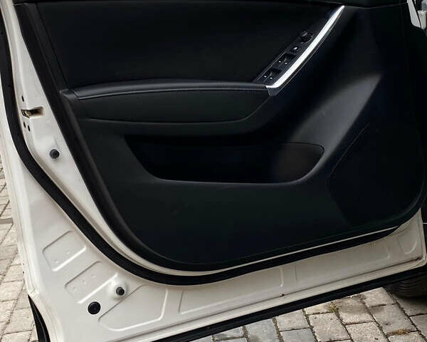 Мазда СХ-5 2016 у Рівному на Automoto.ua Білий Мазда СХ-5, об'ємом двигуна 2.2 л та пробігом 172 тис. км за 15850 $, фото 22 на Automoto.ua