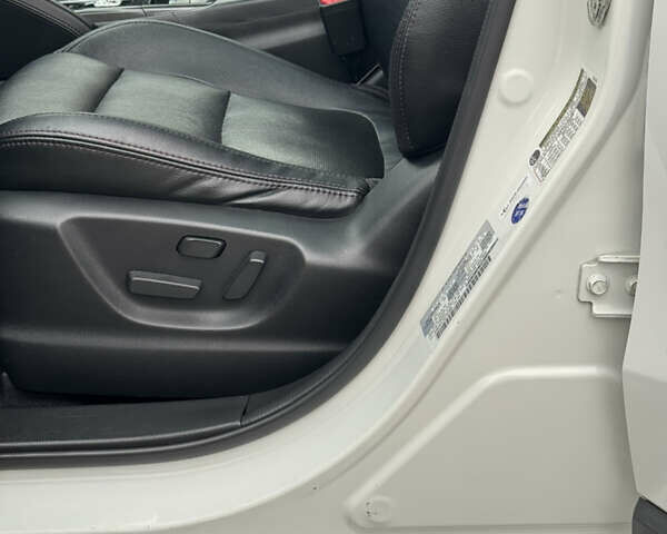 Белый Мазда СХ-5, объемом двигателя 2.5 л и пробегом 73 тыс. км за 16900 $, фото 38 на Automoto.ua