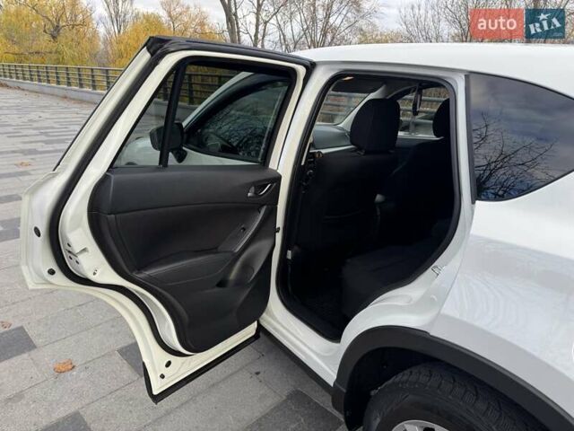 Білий Мазда СХ-5, об'ємом двигуна 2.49 л та пробігом 77 тис. км за 15500 $, фото 31 на Automoto.ua