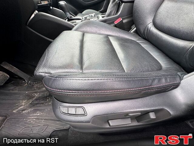 Белый Мазда СХ-5, объемом двигателя 25 л и пробегом 135 тыс. км за 16500 $, фото 4 на Automoto.ua