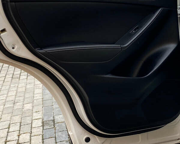 Білий Мазда СХ-5, об'ємом двигуна 2.2 л та пробігом 172 тис. км за 15850 $, фото 23 на Automoto.ua