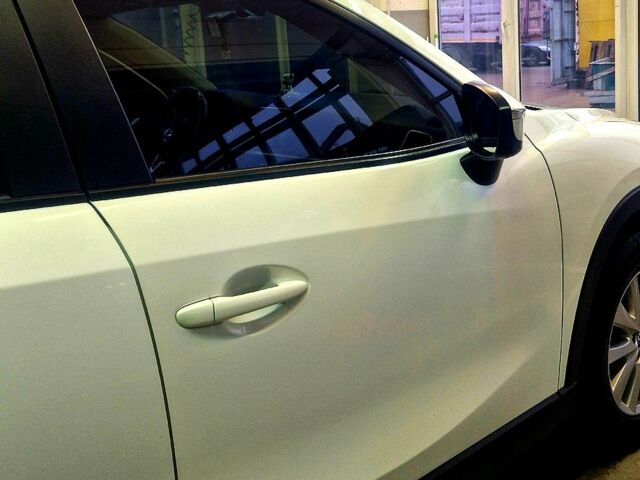 Білий Мазда СХ-5, об'ємом двигуна 2.5 л та пробігом 123 тис. км за 17000 $, фото 2 на Automoto.ua