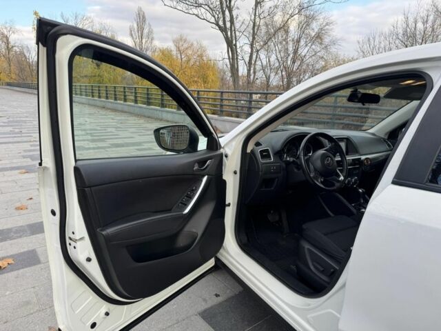 Білий Мазда СХ-5, об'ємом двигуна 2.5 л та пробігом 77 тис. км за 15000 $, фото 10 на Automoto.ua