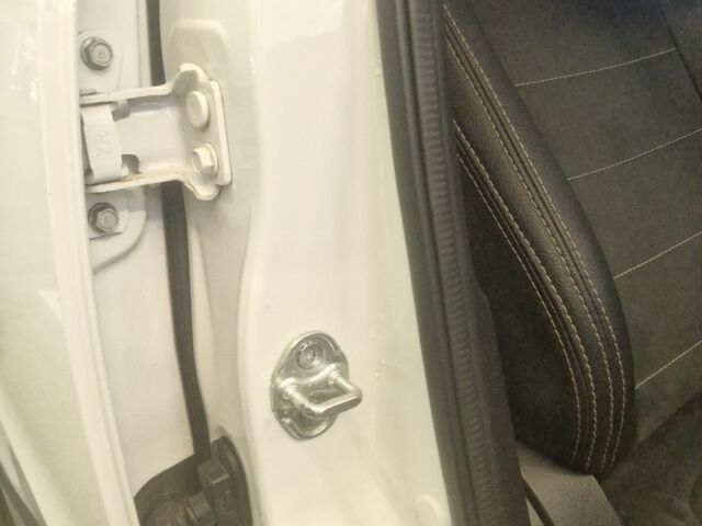 Білий Мазда СХ-5, об'ємом двигуна 0 л та пробігом 123 тис. км за 17000 $, фото 11 на Automoto.ua