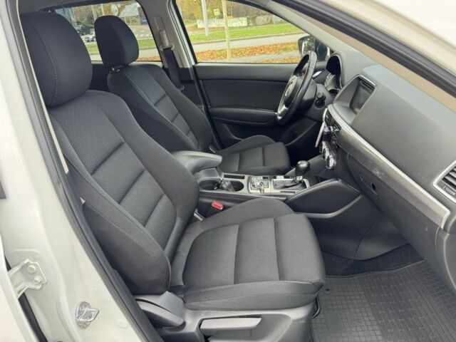 Білий Мазда СХ-5, об'ємом двигуна 2.5 л та пробігом 77 тис. км за 15000 $, фото 16 на Automoto.ua