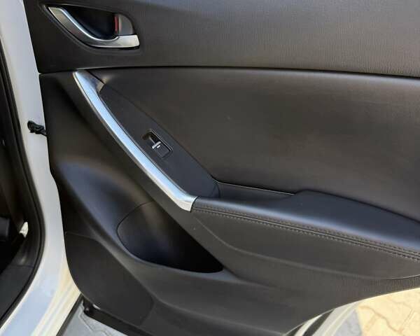 Белый Мазда СХ-5, объемом двигателя 2.19 л и пробегом 186 тыс. км за 18000 $, фото 27 на Automoto.ua
