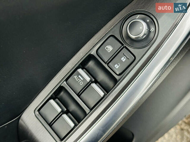 Белый Мазда СХ-5, объемом двигателя 2.49 л и пробегом 147 тыс. км за 16999 $, фото 27 на Automoto.ua