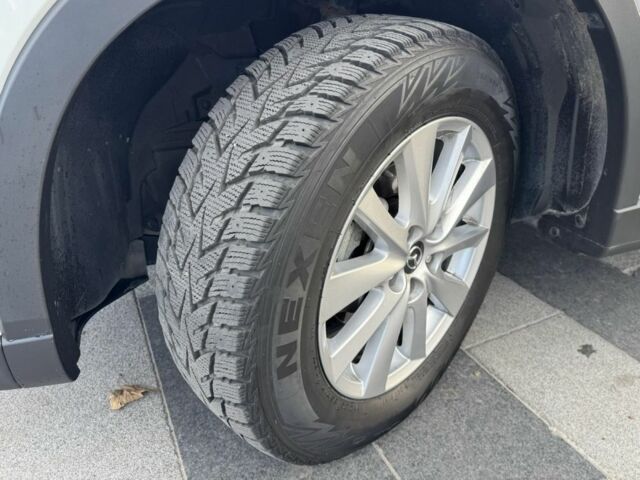 Білий Мазда СХ-5, об'ємом двигуна 2.5 л та пробігом 77 тис. км за 15000 $, фото 23 на Automoto.ua