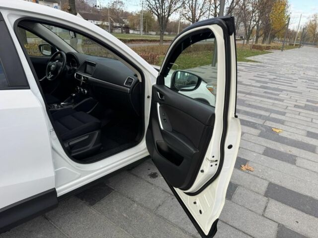 Білий Мазда СХ-5, об'ємом двигуна 2.5 л та пробігом 77 тис. км за 15000 $, фото 17 на Automoto.ua