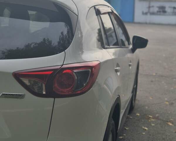 Білий Мазда СХ-5, об'ємом двигуна 2 л та пробігом 133 тис. км за 15800 $, фото 3 на Automoto.ua