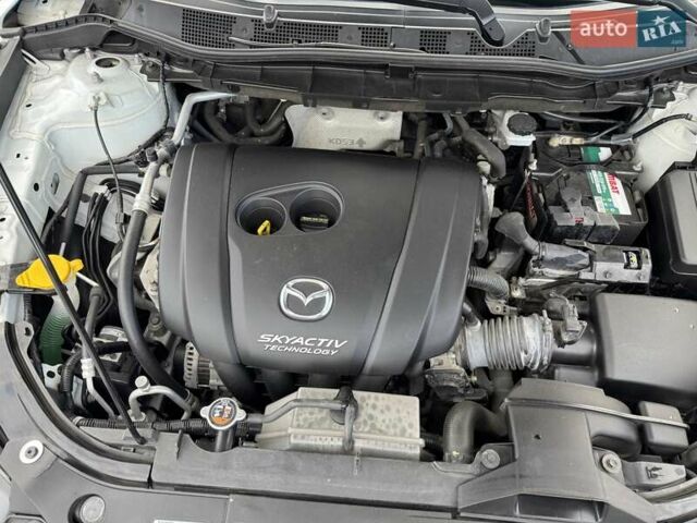 Білий Мазда СХ-5, об'ємом двигуна 2.49 л та пробігом 77 тис. км за 15500 $, фото 17 на Automoto.ua