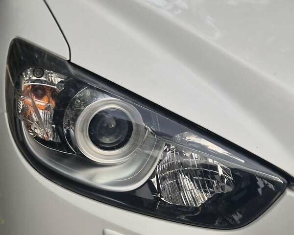 Білий Мазда СХ-5, об'ємом двигуна 2 л та пробігом 133 тис. км за 15800 $, фото 8 на Automoto.ua