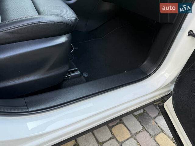 Белый Мазда СХ-5, объемом двигателя 2.2 л и пробегом 117 тыс. км за 16900 $, фото 79 на Automoto.ua