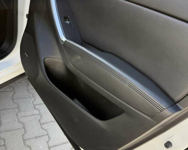 Белый Мазда СХ-5, объемом двигателя 2.19 л и пробегом 186 тыс. км за 18000 $, фото 30 на Automoto.ua