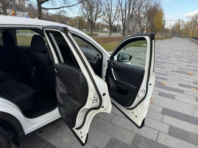 Білий Мазда СХ-5, об'ємом двигуна 2.5 л та пробігом 77 тис. км за 15000 $, фото 18 на Automoto.ua