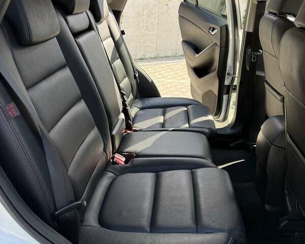 Белый Мазда СХ-5, объемом двигателя 2.19 л и пробегом 186 тыс. км за 18000 $, фото 31 на Automoto.ua