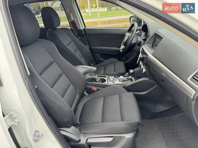 Білий Мазда СХ-5, об'ємом двигуна 2.49 л та пробігом 77 тис. км за 15500 $, фото 26 на Automoto.ua