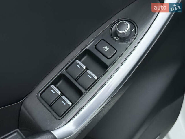 Білий Мазда СХ-5, об'ємом двигуна 2.2 л та пробігом 108 тис. км за 16350 $, фото 33 на Automoto.ua