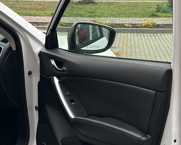 Белый Мазда СХ-5, объемом двигателя 2.5 л и пробегом 73 тыс. км за 16900 $, фото 42 на Automoto.ua