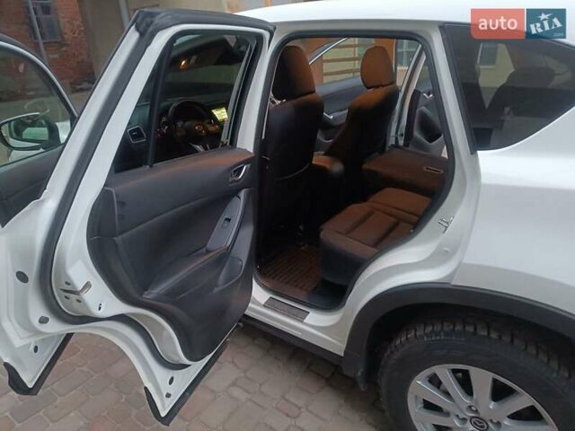 Білий Мазда СХ-5, об'ємом двигуна 2.2 л та пробігом 71 тис. км за 20000 $, фото 15 на Automoto.ua