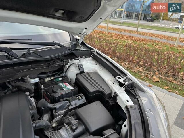 Білий Мазда СХ-5, об'ємом двигуна 2.49 л та пробігом 77 тис. км за 15500 $, фото 15 на Automoto.ua