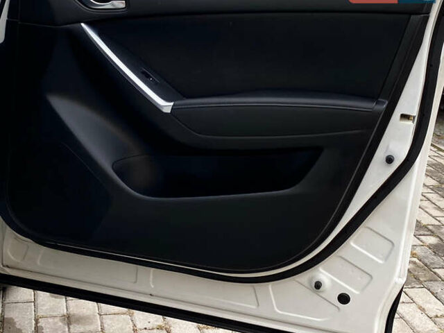 Мазда СХ-5 2016 у Рівному на Automoto.ua Білий Мазда СХ-5, об'ємом двигуна 2.2 л та пробігом 172 тис. км за 15850 $, фото 23 на Automoto.ua