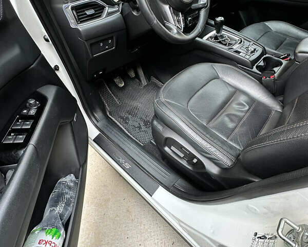 Білий Мазда СХ-5, об'ємом двигуна 2.19 л та пробігом 252 тис. км за 17200 $, фото 20 на Automoto.ua