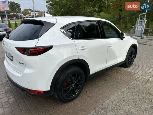 Мазда СХ-5 2017 в Львове на Automoto.ua Белый Мазда СХ-5, объемом двигателя 2.19 л и пробегом 206 тыс. км за 18999 $, фото 3 на Automoto.ua