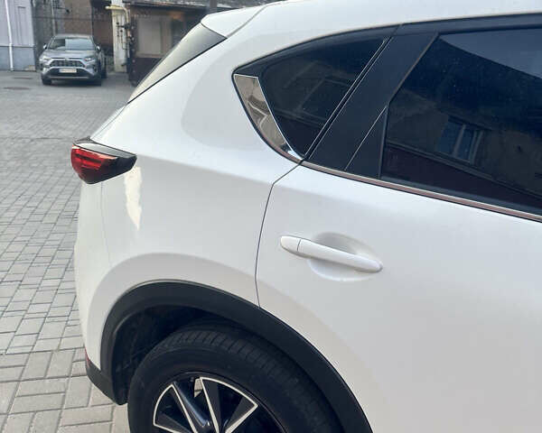 Білий Мазда СХ-5, об'ємом двигуна 2.19 л та пробігом 252 тис. км за 17200 $, фото 5 на Automoto.ua