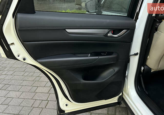 Белый Мазда СХ-5, объемом двигателя 2.5 л и пробегом 121 тыс. км за 15900 $, фото 20 на Automoto.ua