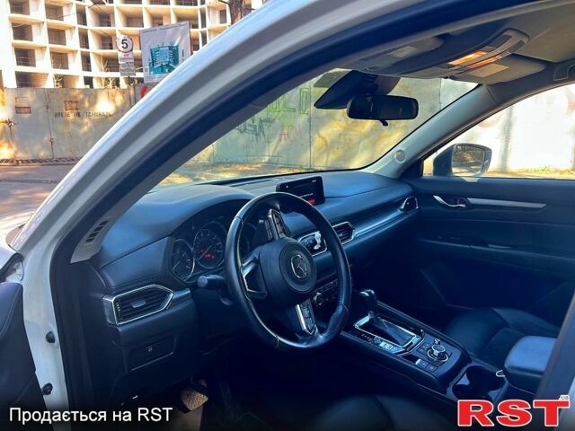 Белый Мазда СХ-5, объемом двигателя 2.5 л и пробегом 144 тыс. км за 17300 $, фото 2 на Automoto.ua