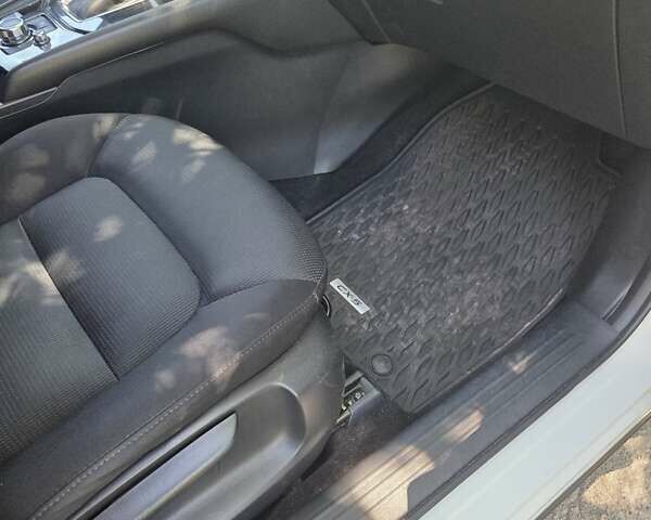 Білий Мазда СХ-5, об'ємом двигуна 2 л та пробігом 81 тис. км за 21500 $, фото 7 на Automoto.ua
