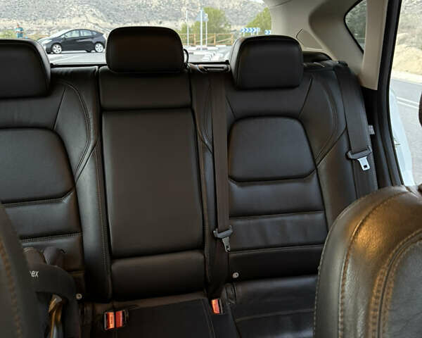 Белый Мазда СХ-5, объемом двигателя 2.2 л и пробегом 185 тыс. км за 20500 $, фото 21 на Automoto.ua