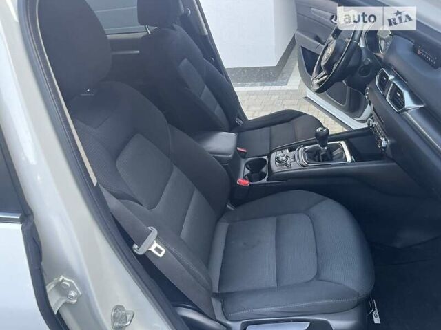 Білий Мазда СХ-5, об'ємом двигуна 2.2 л та пробігом 260 тис. км за 18500 $, фото 40 на Automoto.ua