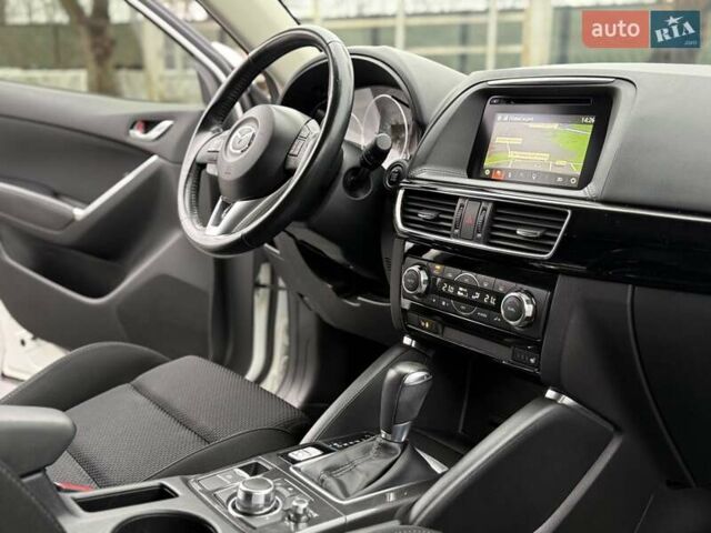 Белый Мазда СХ-5, объемом двигателя 2 л и пробегом 95 тыс. км за 17950 $, фото 46 на Automoto.ua