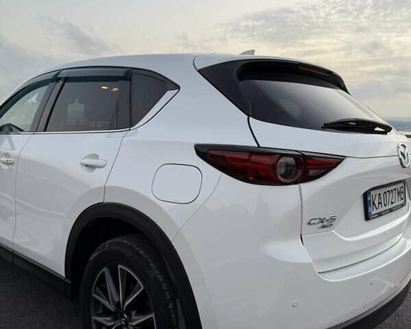 Белый Мазда СХ-5, объемом двигателя 2.2 л и пробегом 185 тыс. км за 20500 $, фото 4 на Automoto.ua